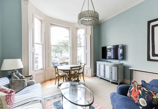 Arundel Gardens, holiday apartment in Notting Hill, London