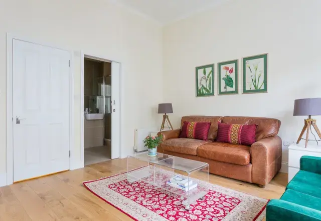 Marloes Road, holiday home in Kensington, London