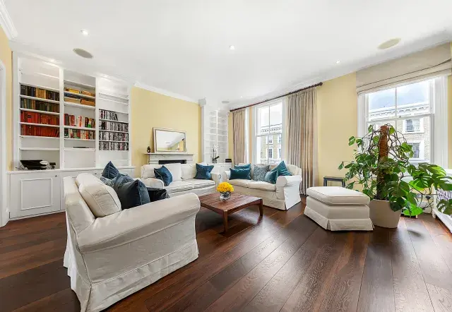 Cathcart Road, holiday home in Chelsea, London