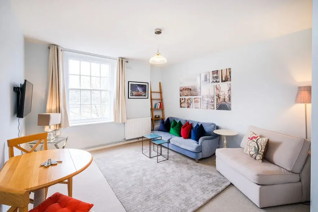 Vicarage Crescent, holiday home in Battersea, London