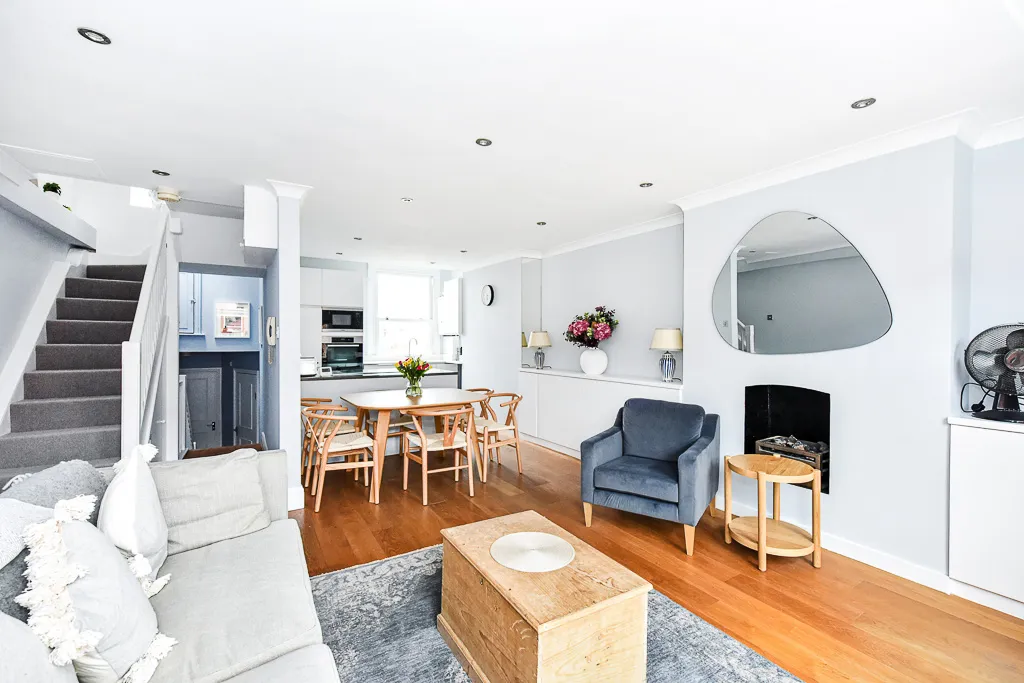 New Kings Road, holiday apartment in Fulham, London