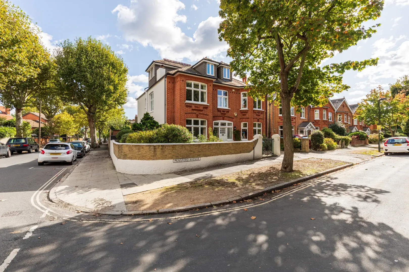 Pensford Avenue, holiday home in Kew, London