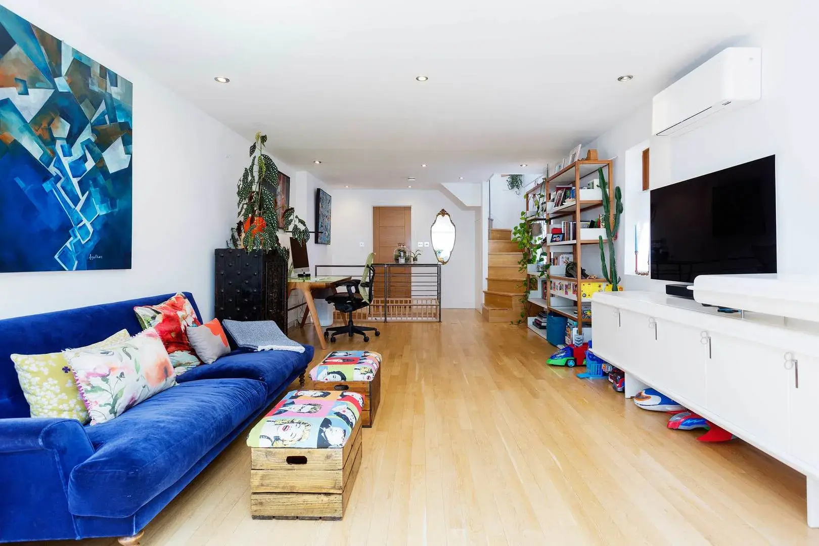Cobbold Mews, holiday home in London