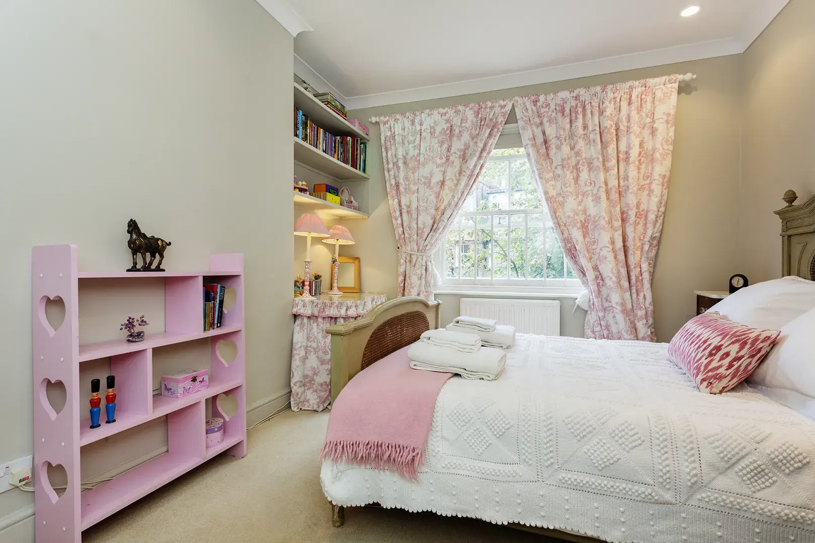 Haarlem Road, holiday home in Hammersmith, London