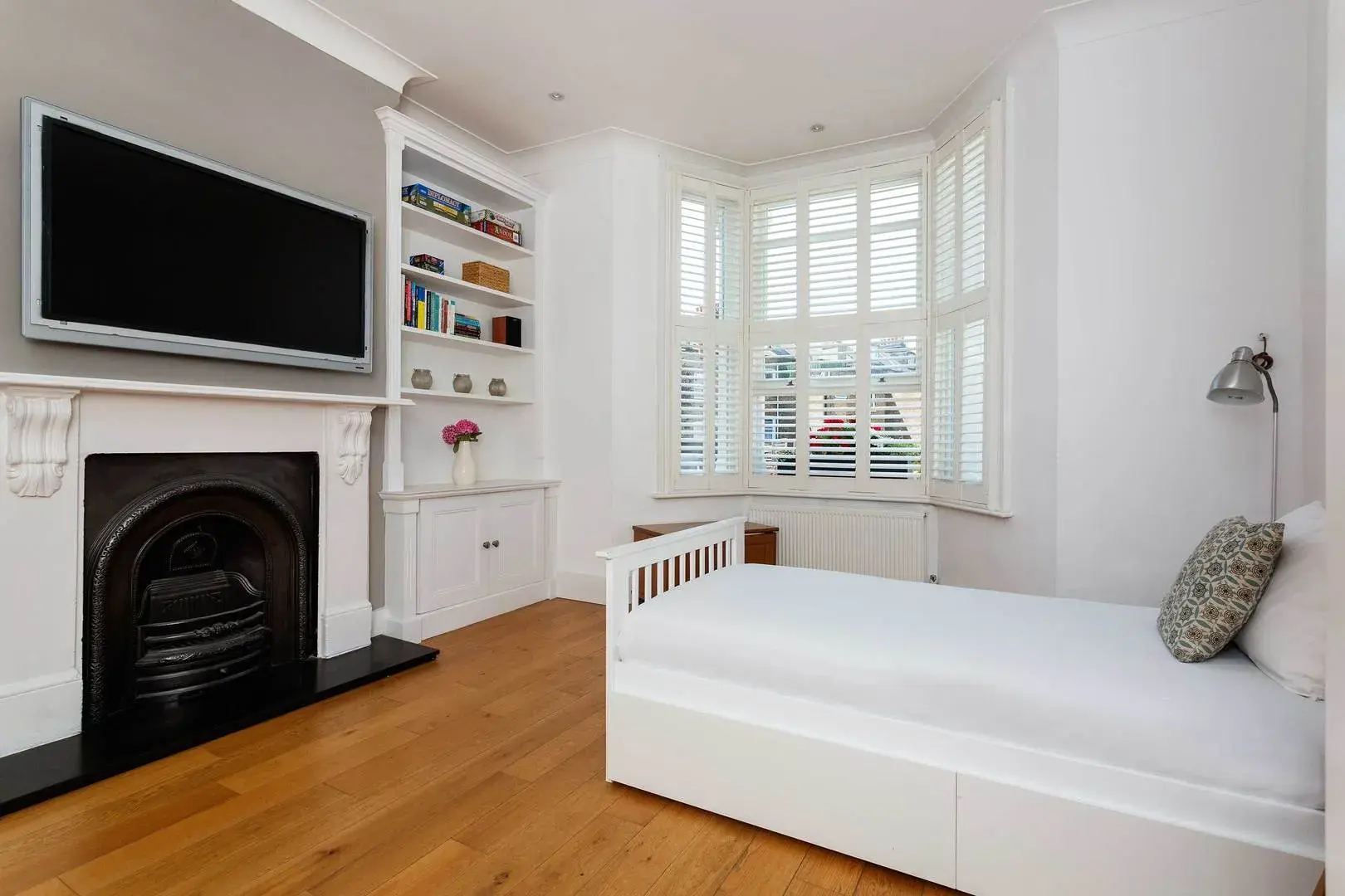 Saltram Crescent, holiday home in London