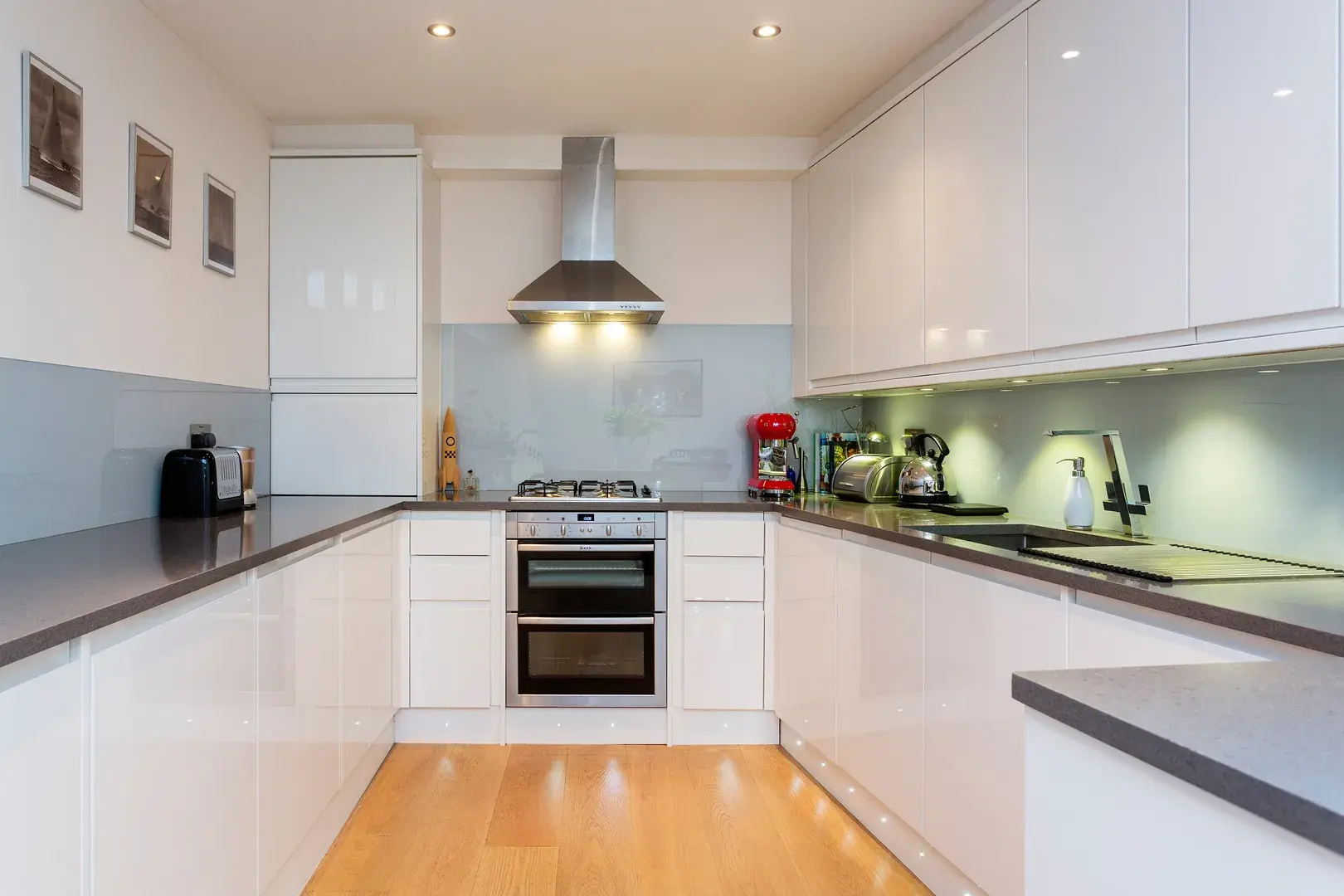 Bromells Road, holiday home in Clapham, London